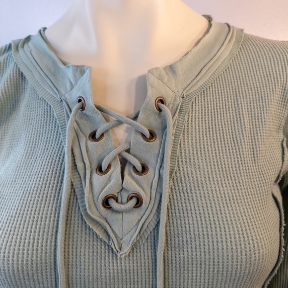 Sundance Small Top Sage Green Thermal Lace-Up Long Sleeve Raw Edge Like New - Picture 4 of 8